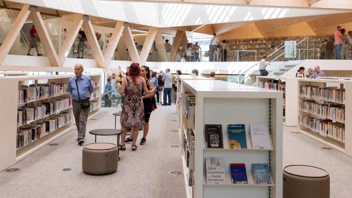 Уютно, светло и стильно  в Барселоне открылась большая современная библиотека - Закордон