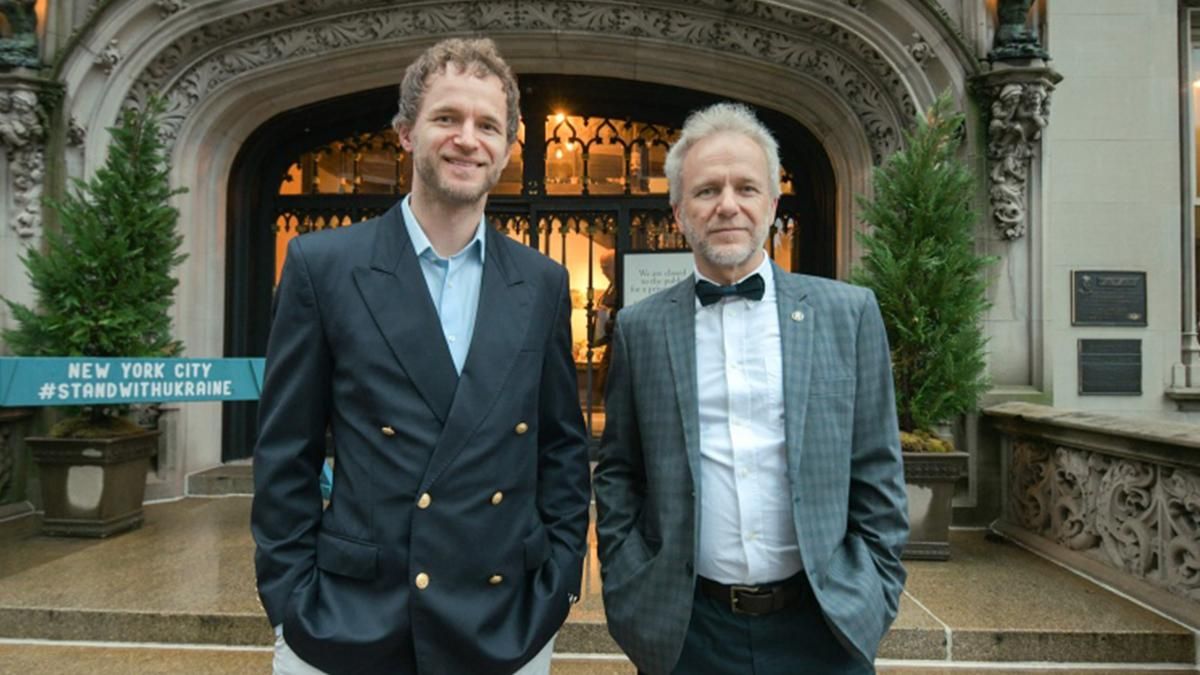 Інноваційний вид мистецтва українці представили у США картини, які можна читати руками - Закордон Інноваційний вид мистецтва українці представили у США картини, які можна читати руками - Закордон