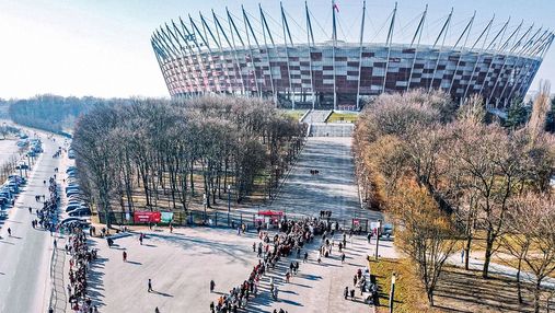 На Национальном стадионе в Варшаве больше не будут выдавать украинцам номера PESEL