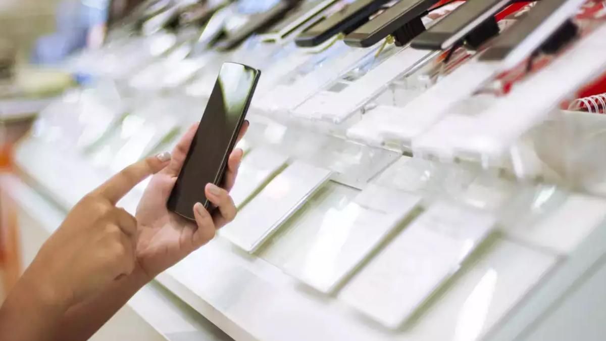 Популярный среди европейцев магазин техники дает в аренду последние модели смартфонов - Закордон