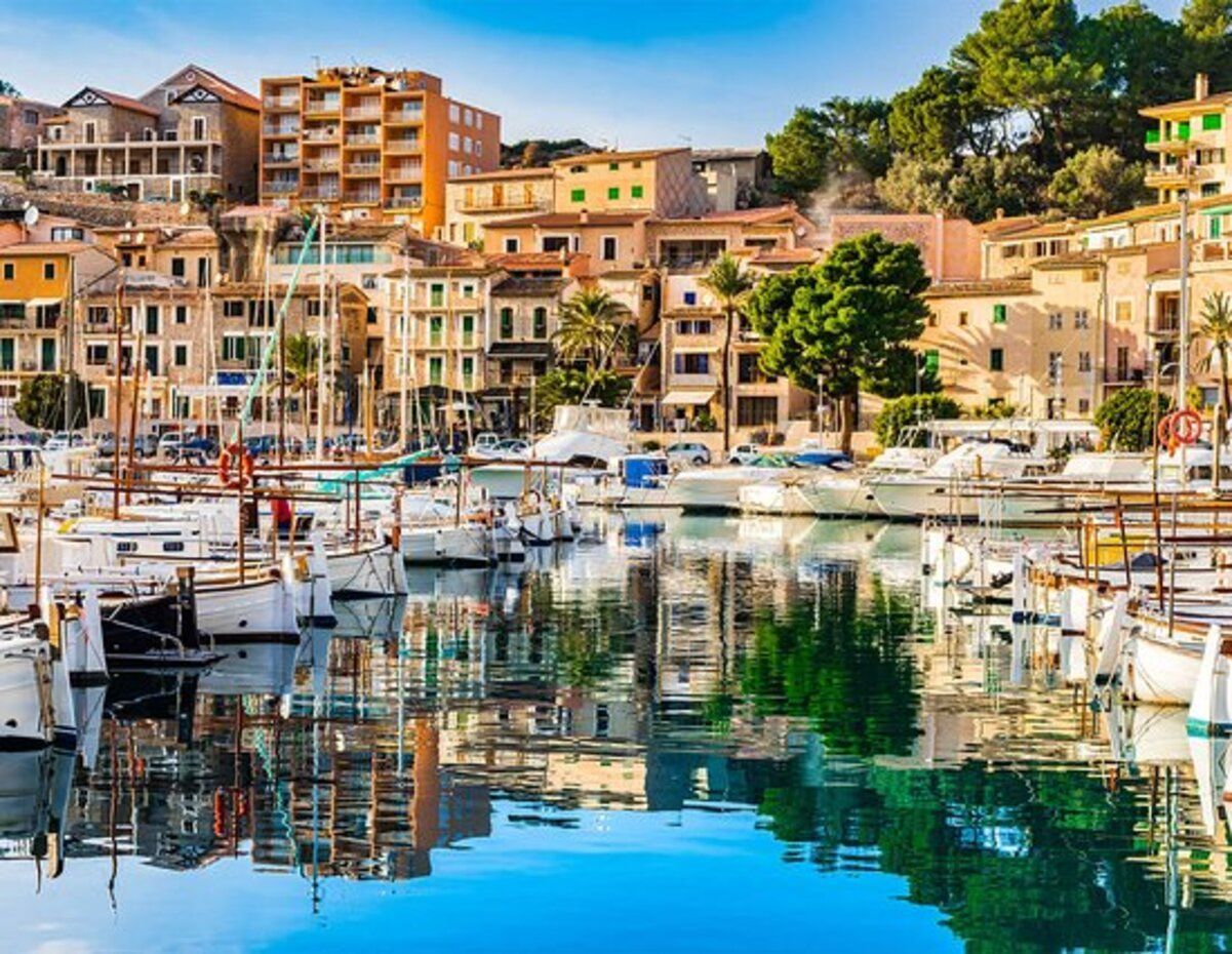 Щоб відлякати погано вдягнених туристів на Майорці ресторани запроваджують дрес-код - Закордон Щоб відлякати погано вдягнених туристів на Майорці ресторани запроваджують дрес-код - Закордон