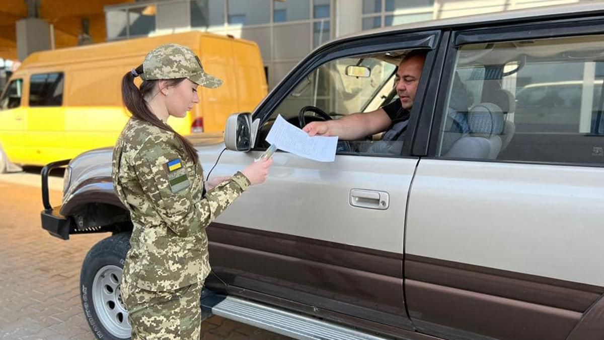 Мужчин призывного возраста не будут отправлять из Польши в Украину опровержение фейка - Закордон Мужчин призывного возраста не будут отправлять из Польши в Украину опровержение фейка - Закордон