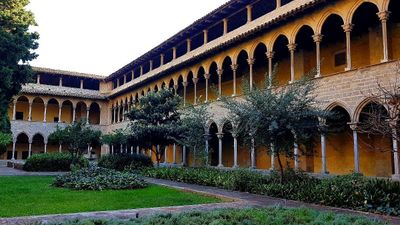 Як безкоштовно відвідати 700-річний монастир Педральбес в Барселоні: шпаргалка для мандрівників
