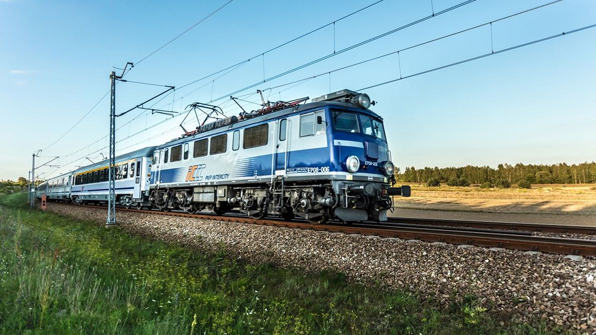 В Польше продолжают курсировать бесплатные поезда для украинцев  названы два направления - Закордон