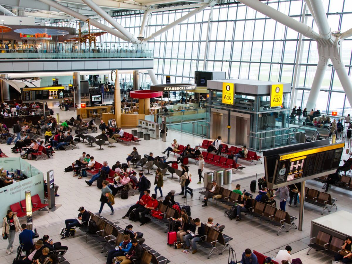 Аеропорт Хітроу в Лондоні закликає припинити продаж авіаквитків