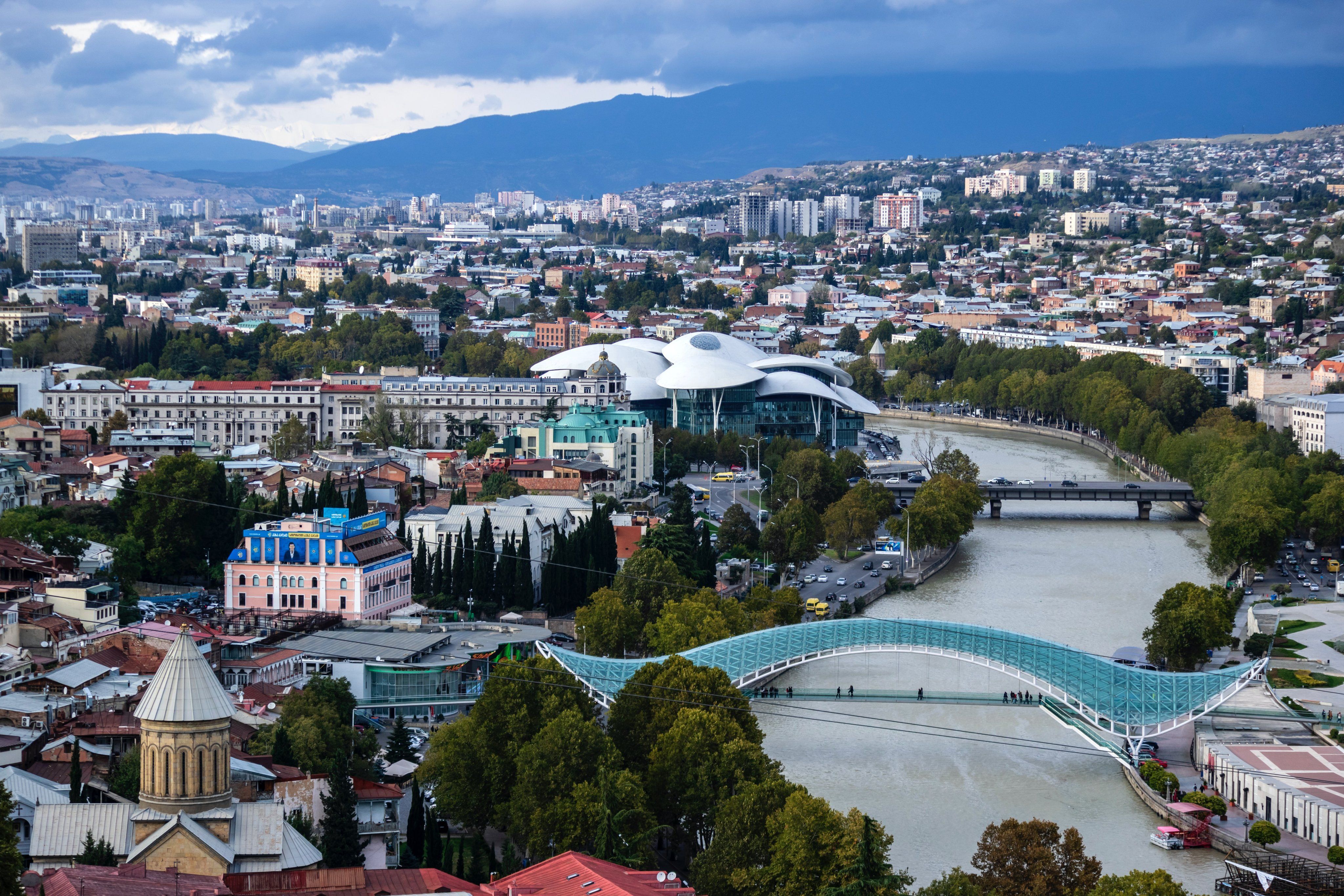 Тбилиси перестанет предоставлять жилье беженцам из Украины