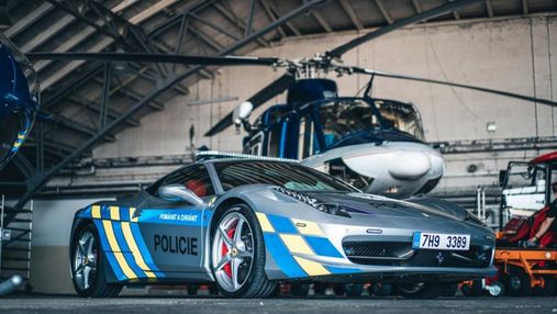 Чешская полиция будет ездить на мощном Ferrari