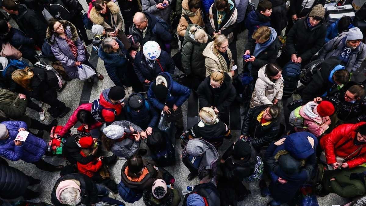 У Кракові почали виселяти українців з гуртожитків в чому причина - 8 августа 2022 - Закордон У Кракові почали виселяти українців з гуртожитків в чому причина - 8 августа 2022 - Закордон