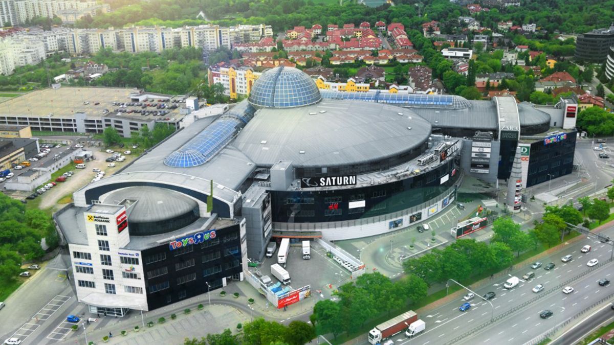 У Варшаві запрацює стаціонарний центр видачі паспортів громадянам України У Варшаві запрацює стаціонарний центр видачі паспортів громадянам України