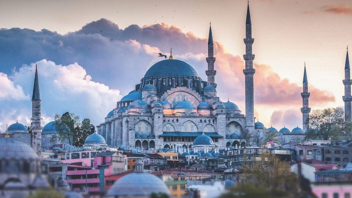Переповнений туристами  Стамбул увійшов до списку найпопулярніших місць Європи - Закордон