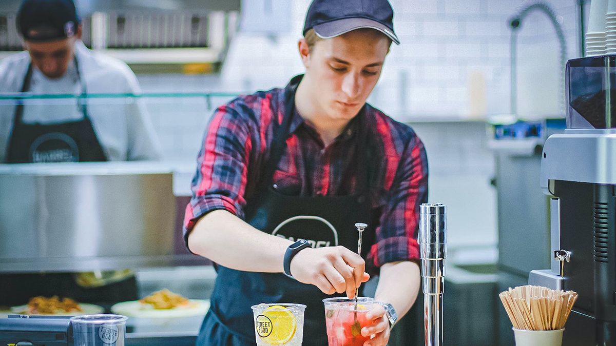 Скільки українців працює в Польщі Скільки українців працює в Польщі