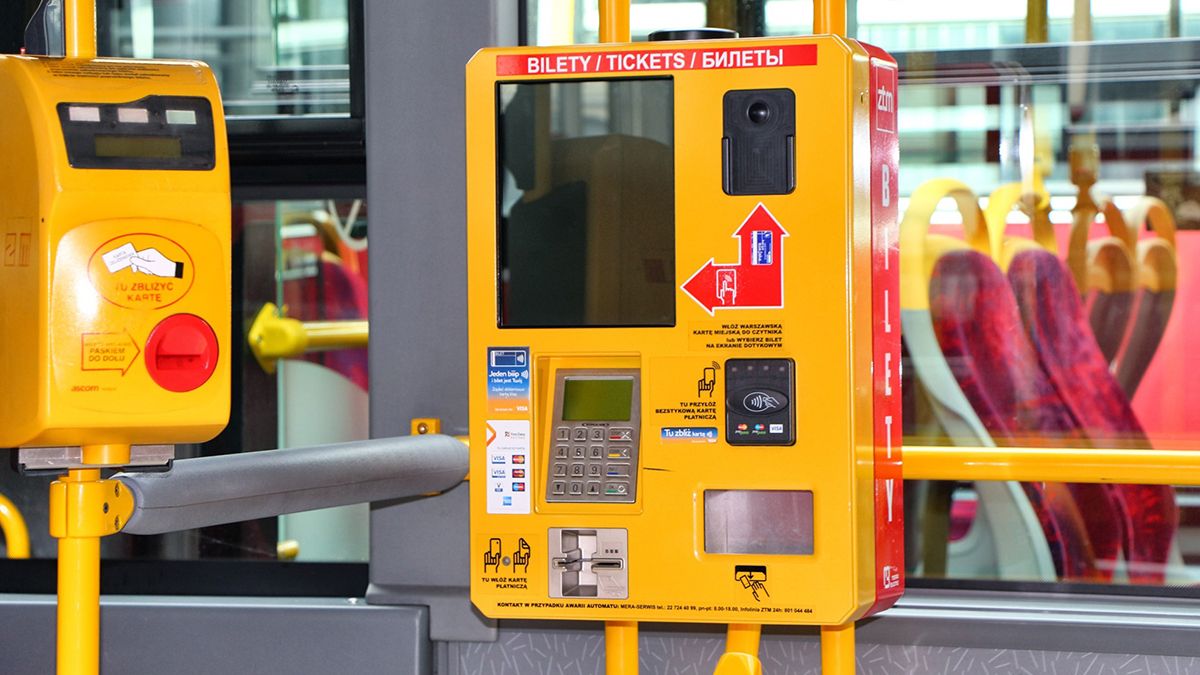 Автомати з квитками у варшавському транспорті