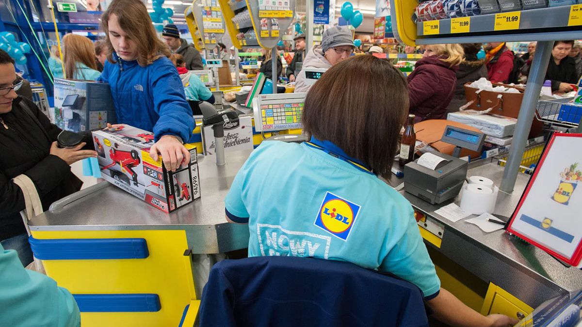 Сколько получают кассиры в Lidl в Варшаве Сколько получают кассиры в Lidl в Варшаве
