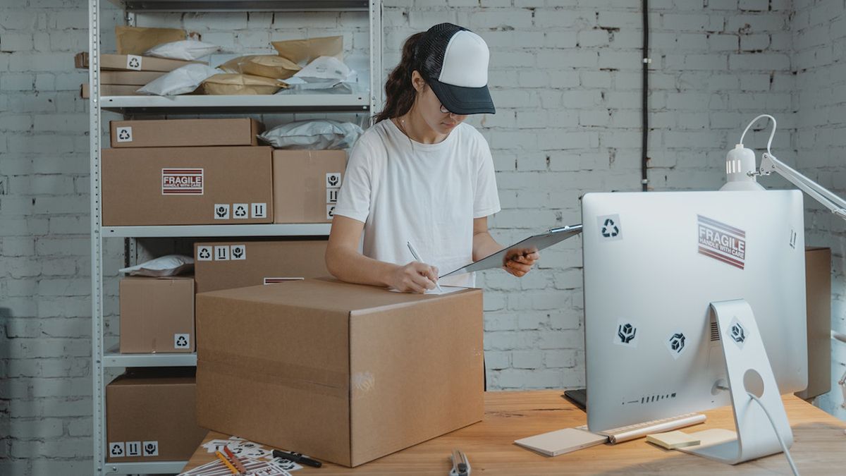 Poczta Polska знизила тарифи на доставку посилок до України Poczta Polska знизила тарифи на доставку посилок до України