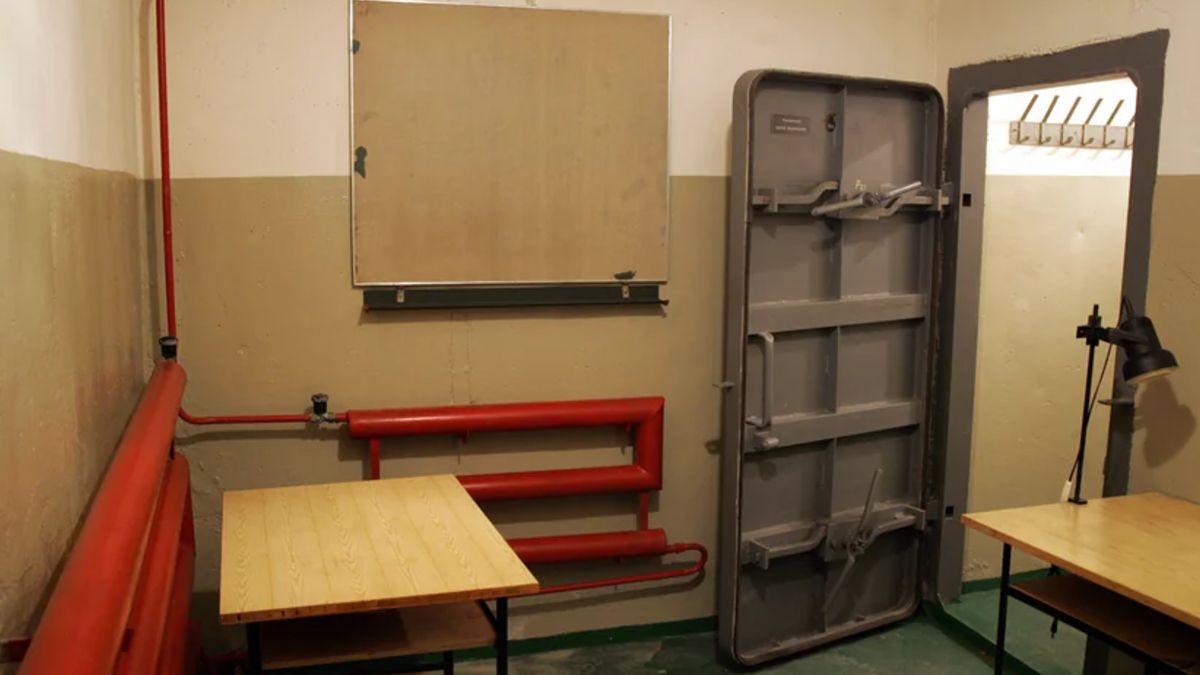 В Польше проверяют состояние бомбоубежищ В Польше проверяют состояние бомбоубежищ