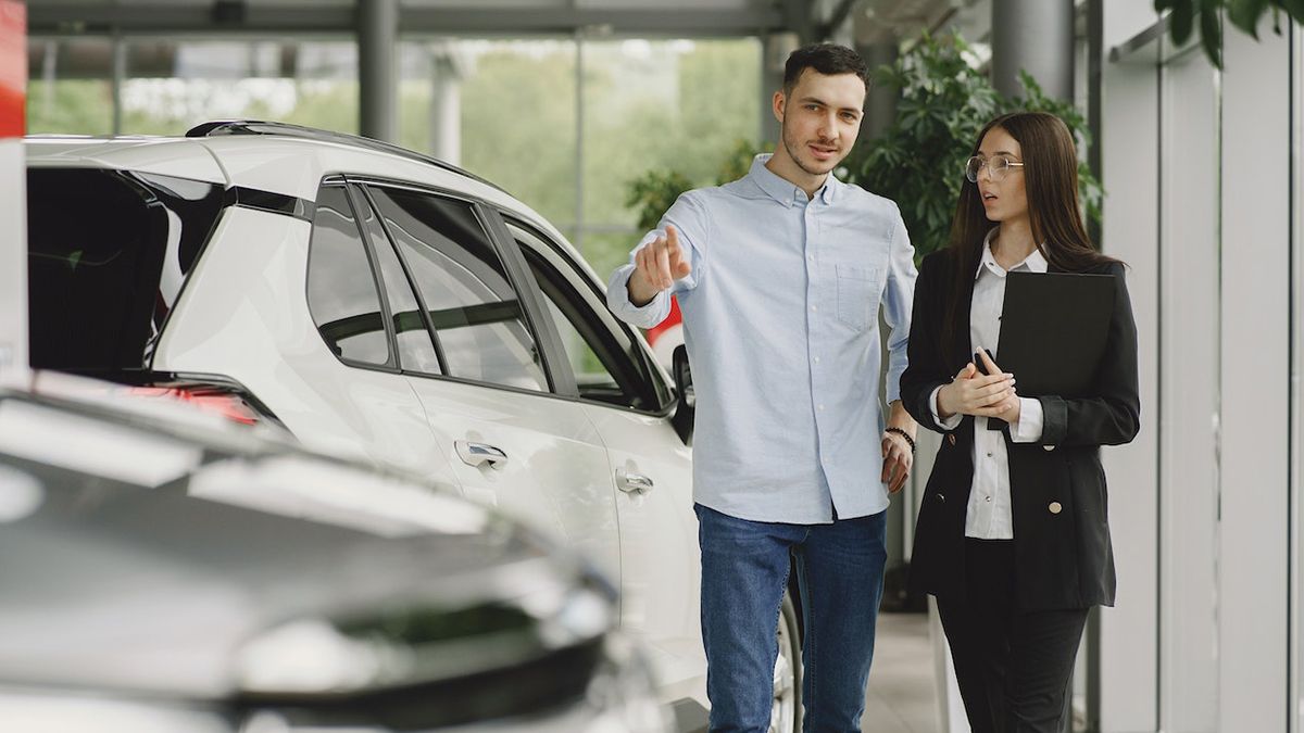 Українці в Польщі можуть купити авто за спрощеними умовами Українці в Польщі можуть купити авто за спрощеними умовами