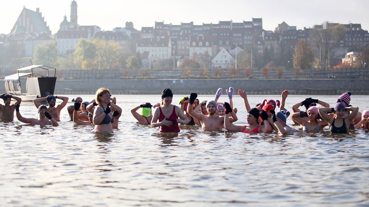 В Варшаве начался сезон зимних купаний в Висле В Варшаве начался сезон зимних купаний в Висле