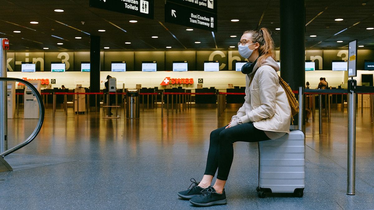 Чехия запретила россиянам транзит через аэропорты