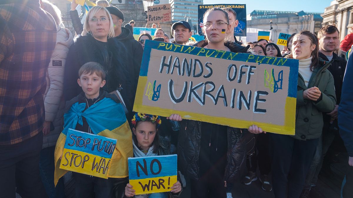 Більшість європейців готові далі приймати біженців з України
