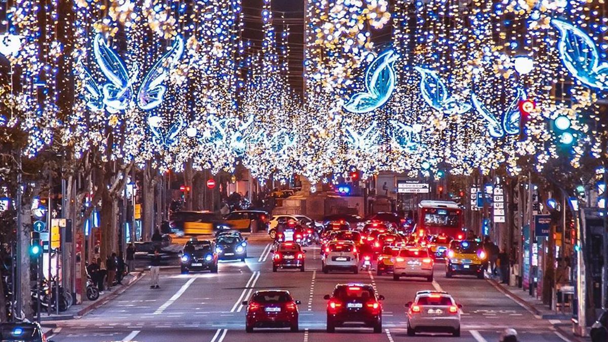 Праздничные огоньки Барселоны Праздничные огоньки Барселоны