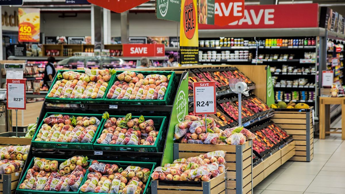 Коли в Польщі працюватимуть магазини в неділю Коли в Польщі працюватимуть магазини в неділю