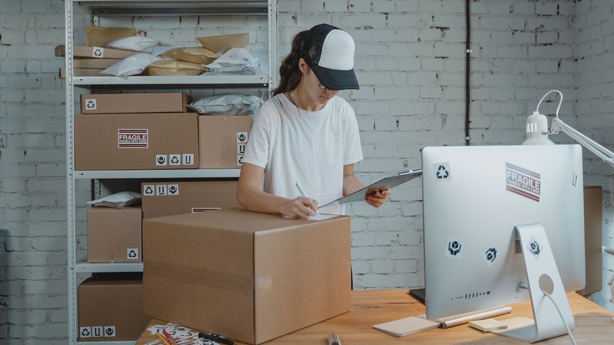 Укрпочта снизила стоимость отправки посылок из Украины в Польшу Укрпочта снизила стоимость отправки посылок из Украины в Польшу