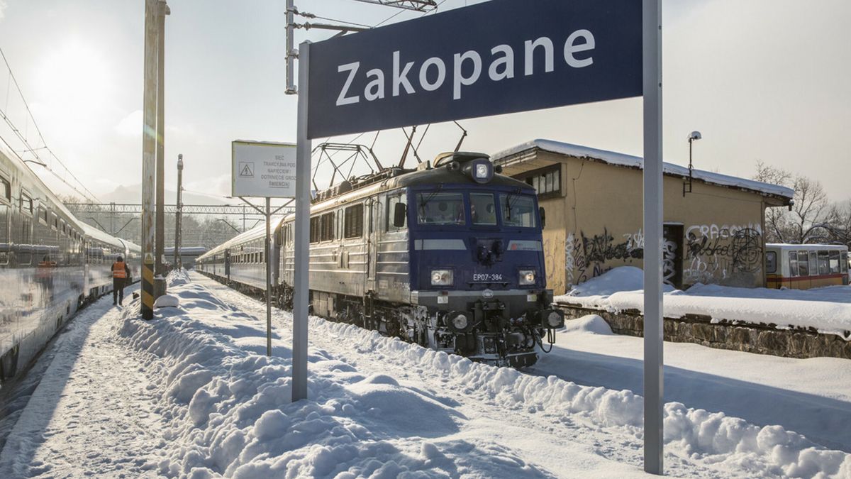 У Польщі почали курсувати потяги до Закопаного