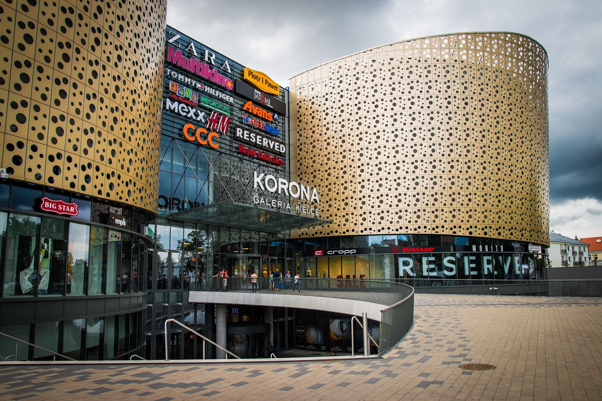 Скільки коштів українці витратили у ТЦ Польщі у 2022 році Скільки коштів українці витратили у ТЦ Польщі у 2022 році