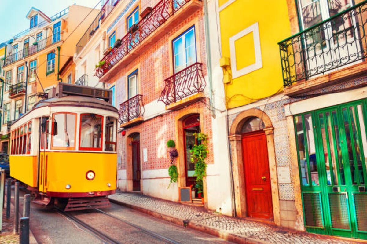 Лиссабон признали самой романтичной столицей Европы