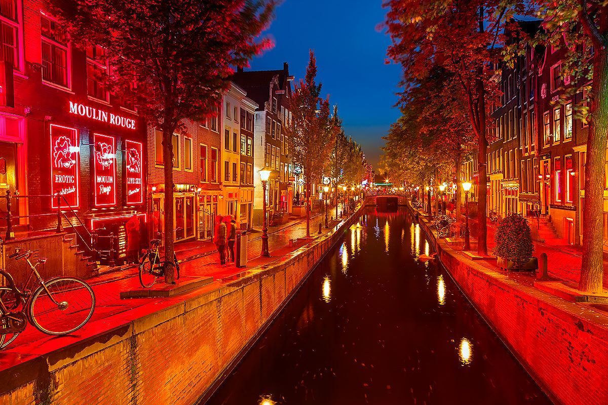 В Амстердаме запретят марихуану в квартале красных фонарей