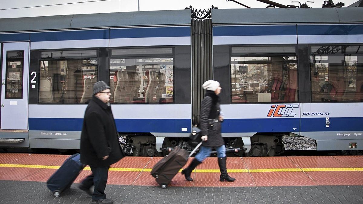 У Польщі можна передавати посилки через провідників PKP Intercity У Польщі можна передавати посилки через провідників PKP Intercity
