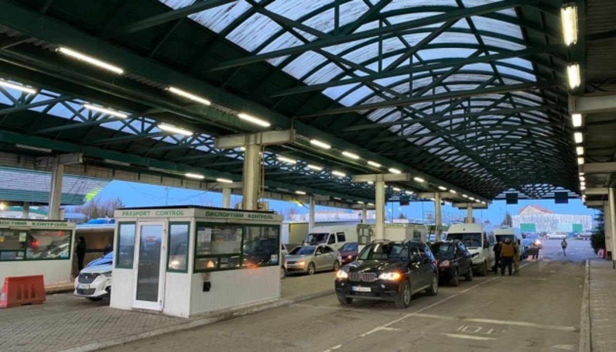 Пункти пропуску на кордоні з Угорщиною тимчасово не працюють Пункти пропуску на кордоні з Угорщиною тимчасово не працюють