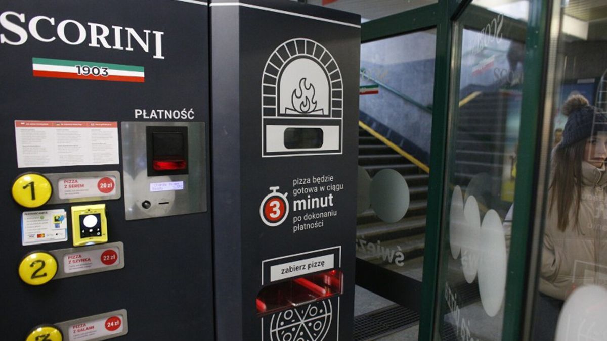 У Варшаві з'явився перший автомат, який готує піцу за 3 хвилини - Закордон