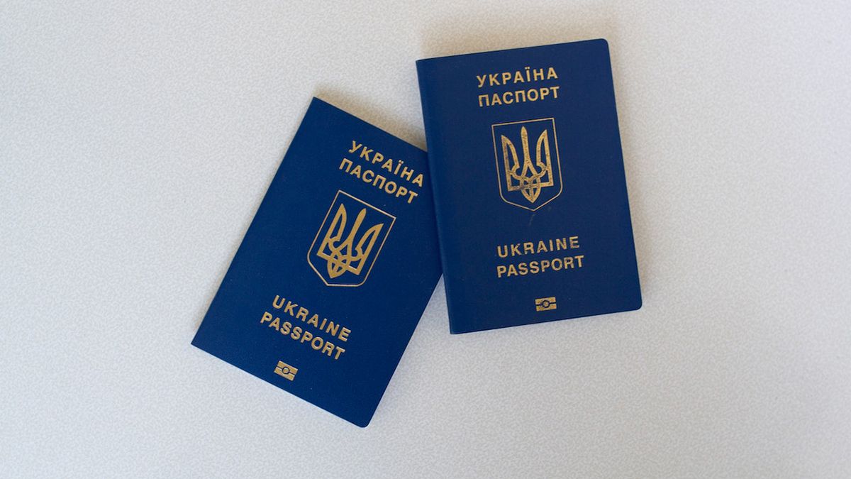 Некоторые загранпаспорта украинцев могут быть недействительны