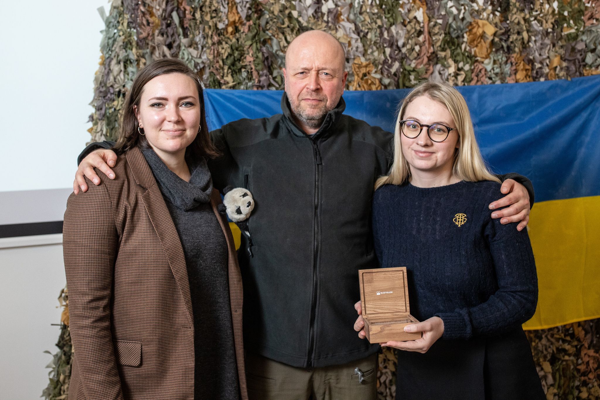 Компанія TransferGo отримала відзнаку від Blue/Yellow for Ukraine - Закордон Компанія TransferGo отримала відзнаку від Blue/Yellow for Ukraine - Закордон