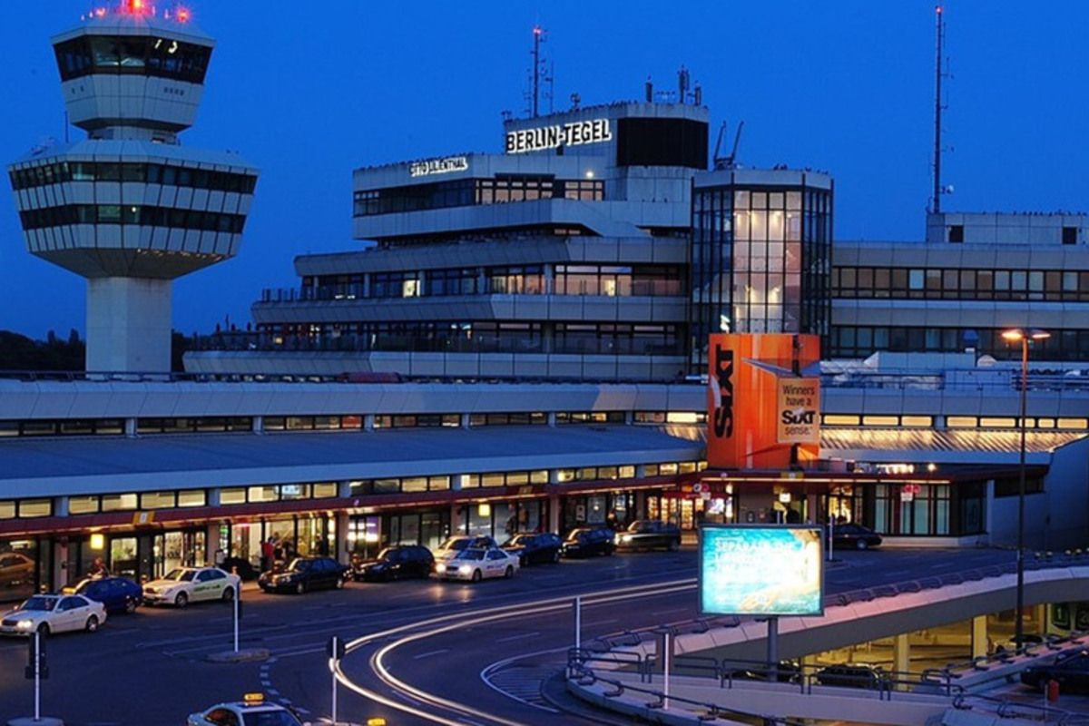 В Берлине продолжили работу центра для переселенцев в аэропорту Тегель