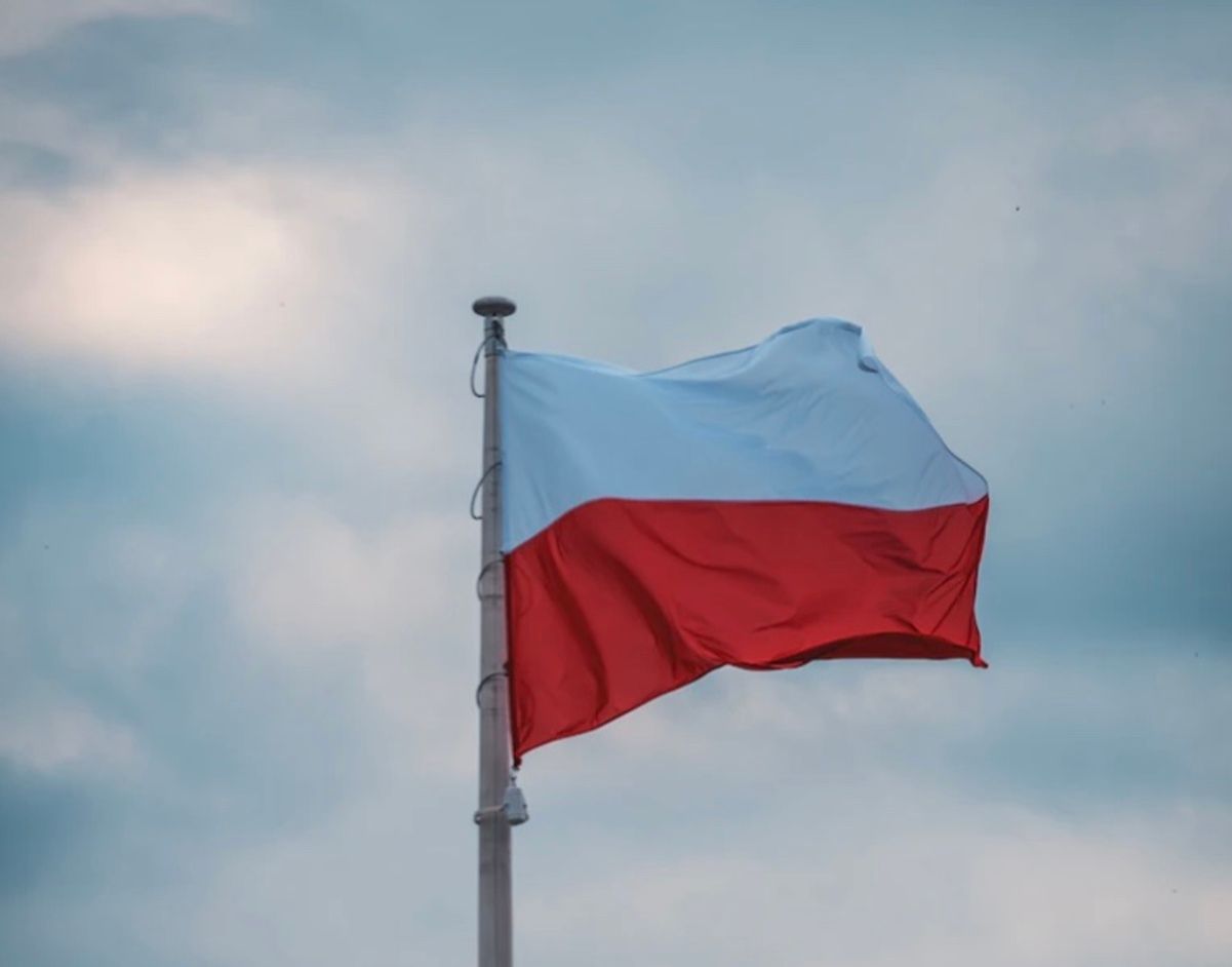 З липня у Польщі більше не продовжуватимуть автоматично візи та ППП З липня у Польщі більше не продовжуватимуть автоматично візи та ППП