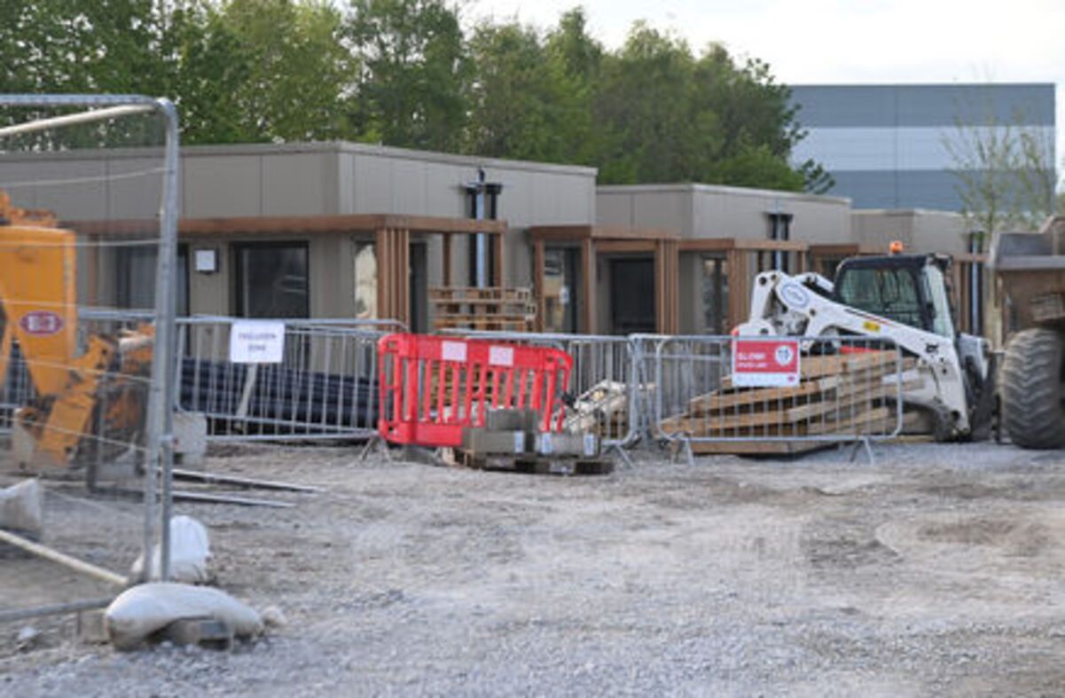 В Ірландії добудували перші модульні будинки для українців В Ірландії добудували перші модульні будинки для українців