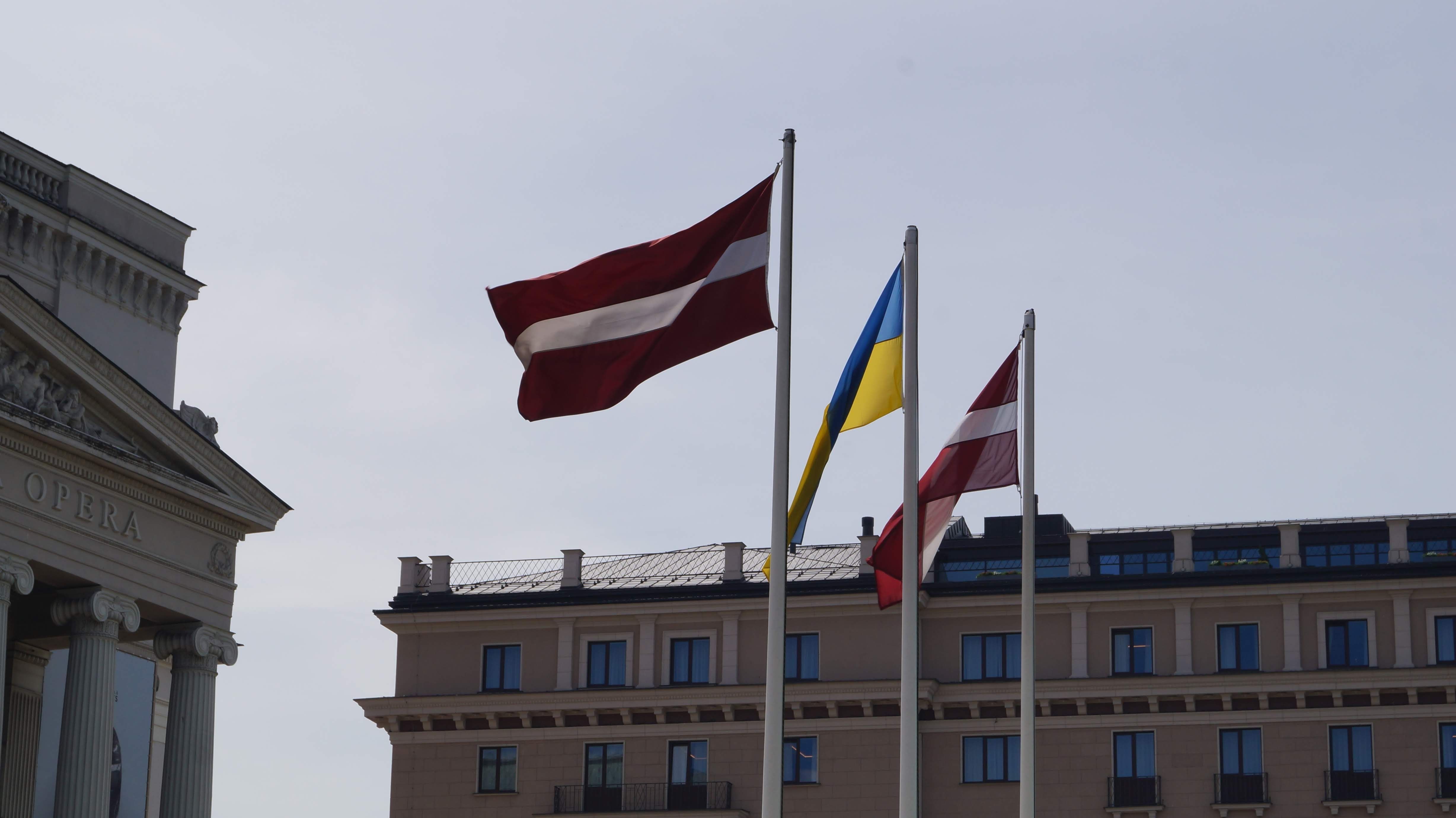 Латвия продлит поддержку украинцев до конца года