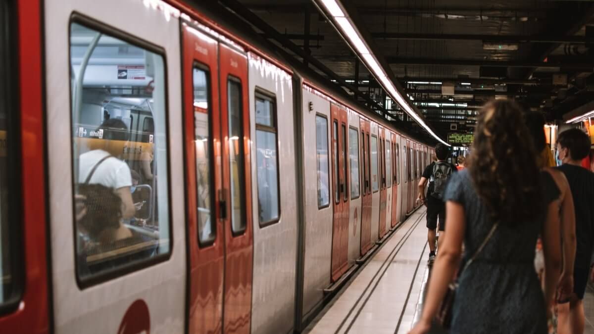 Влада Іспанії вирішила знизити ціни квитків на громадський транспорт Влада Іспанії вирішила знизити ціни квитків на громадський транспорт