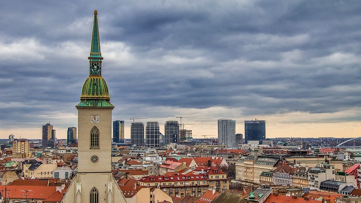 Братислава вже понад рік надає притулок українцям Братислава вже понад рік надає притулок українцям