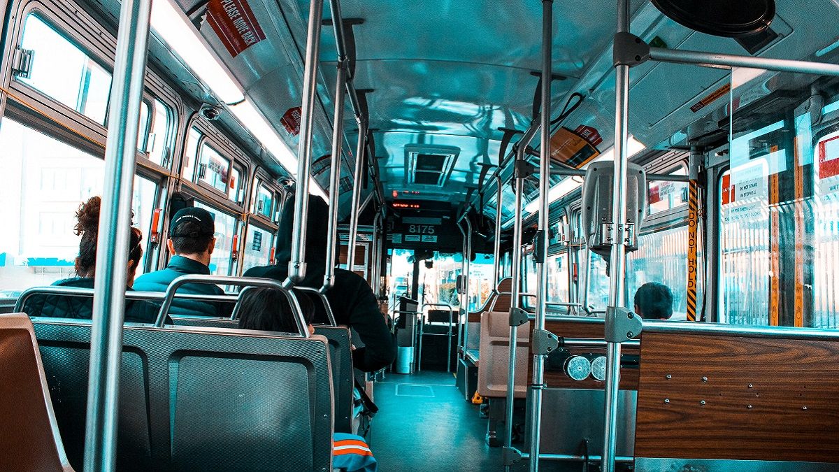 Єдиний проїзний дозволяє безлімітно користуватись різними видами транспорту Єдиний проїзний дозволяє безлімітно користуватись різними видами транспорту