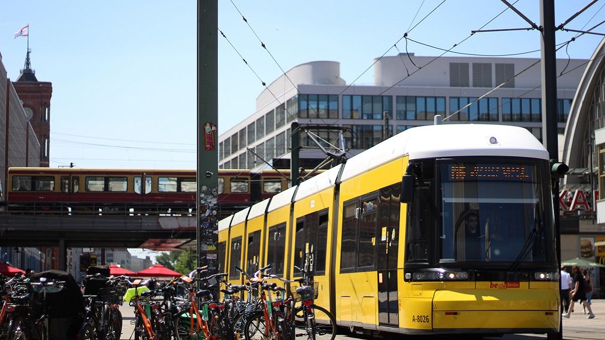 Единым билетом пользуются миллионы немцев Единым билетом пользуются миллионы немцев