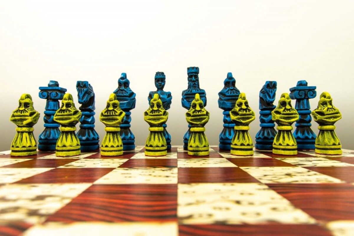 В Польше на аукционе продали уникальные шахматы