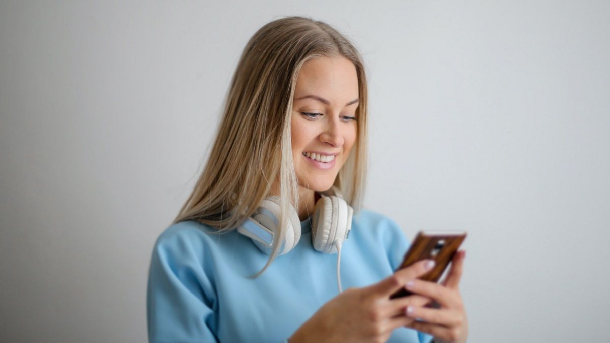 Украинцы за границей могут быстро получить консультацию через смартфон Украинцы за границей могут быстро получить консультацию через смартфон