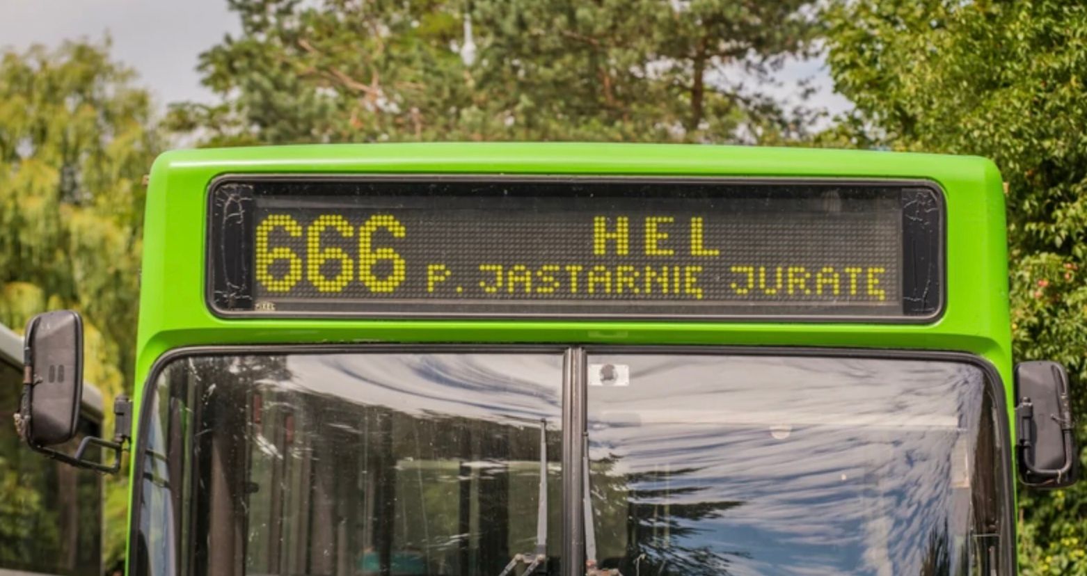 У Польщі віряни домоглися скасування "сатанинського" автобусу 666