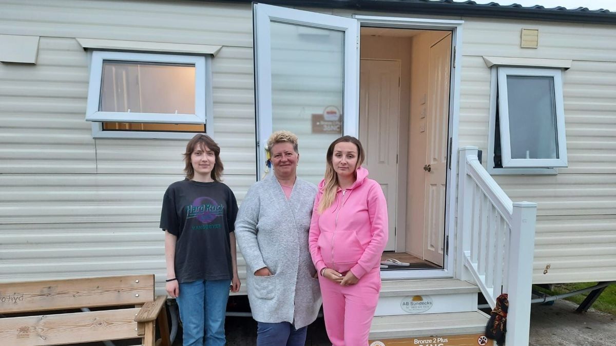 Родини біженців переселили у трейлерний парк Родини біженців переселили у трейлерний парк