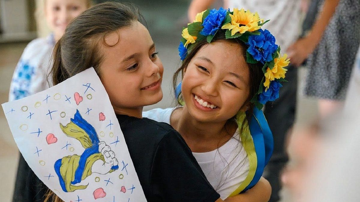 10-річна японка Міраї Шіраіші збирає історії війни 10-річна японка Міраї Шіраіші збирає історії війни