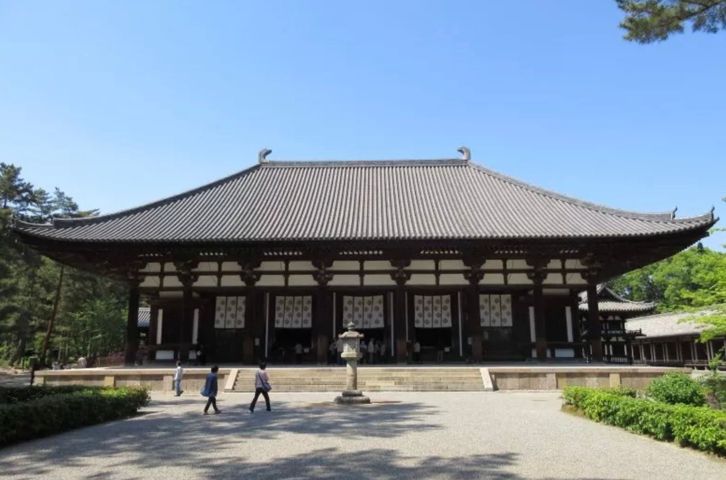 Турист-підліток осквернив стародавній японський храм