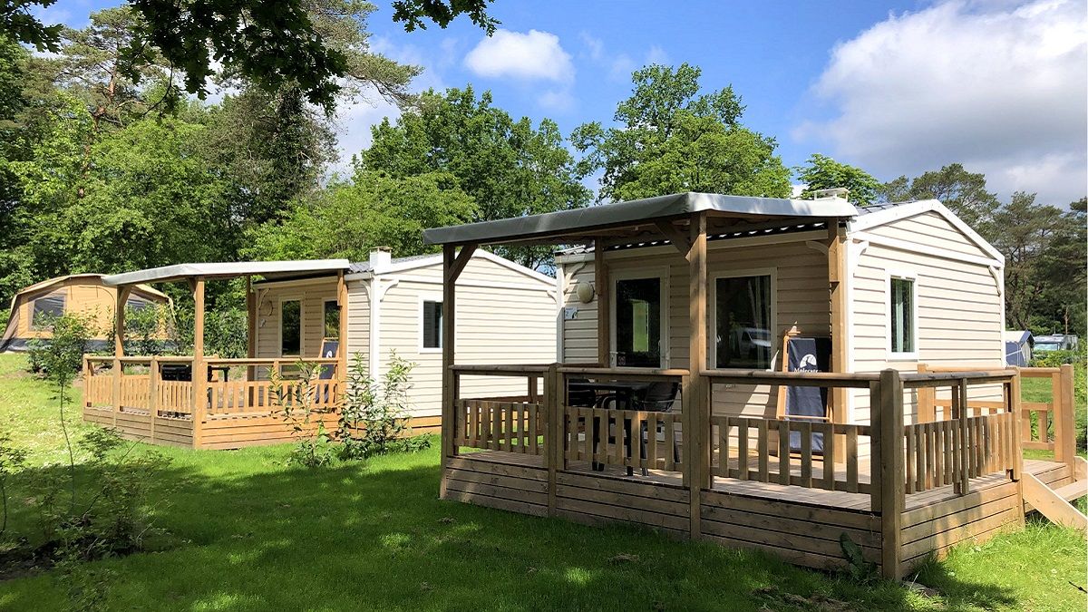 Дерев'яні будиночки в парку відпочинку в Нідерландах Дерев'яні будиночки в парку відпочинку в Нідерландах